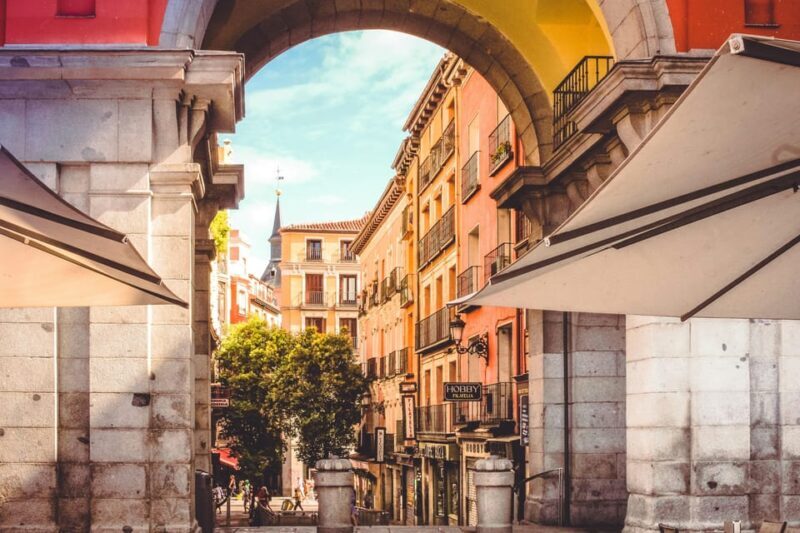 Madrid: Welcome to Madrid Guided Walking Tour in English - Key Points