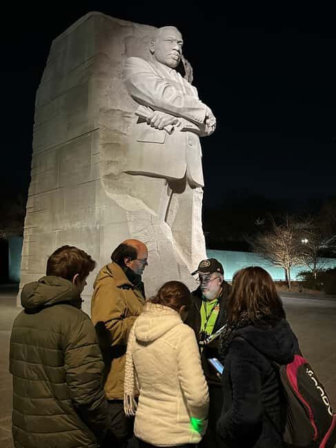 Magic LED Monuments Night Tour- Free snacks, LED Bracelets - The Value of the Experience