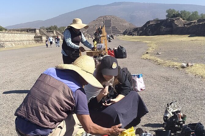 Magic Teotihuacan and Chocolate - Authentic Experiences and Unique Access