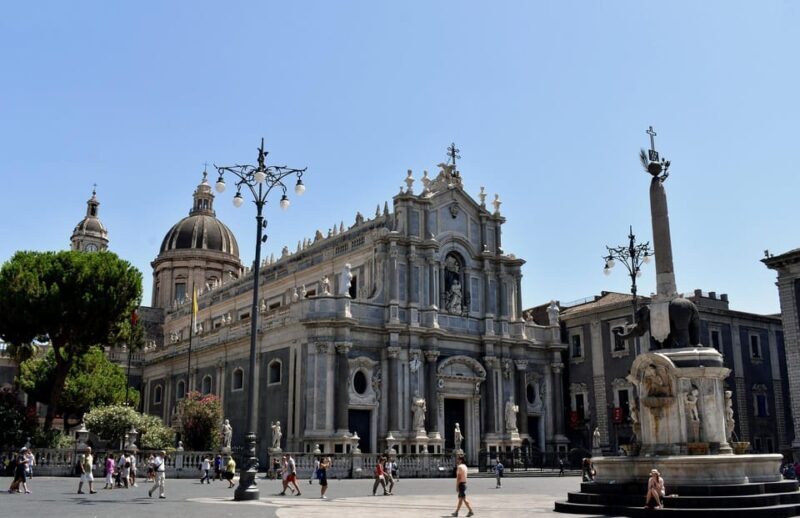Magical Christmas in Catania: Private Tour among Lights, Nativity Scenes and Sicilian Flavors - Authenticity and Personal Touch