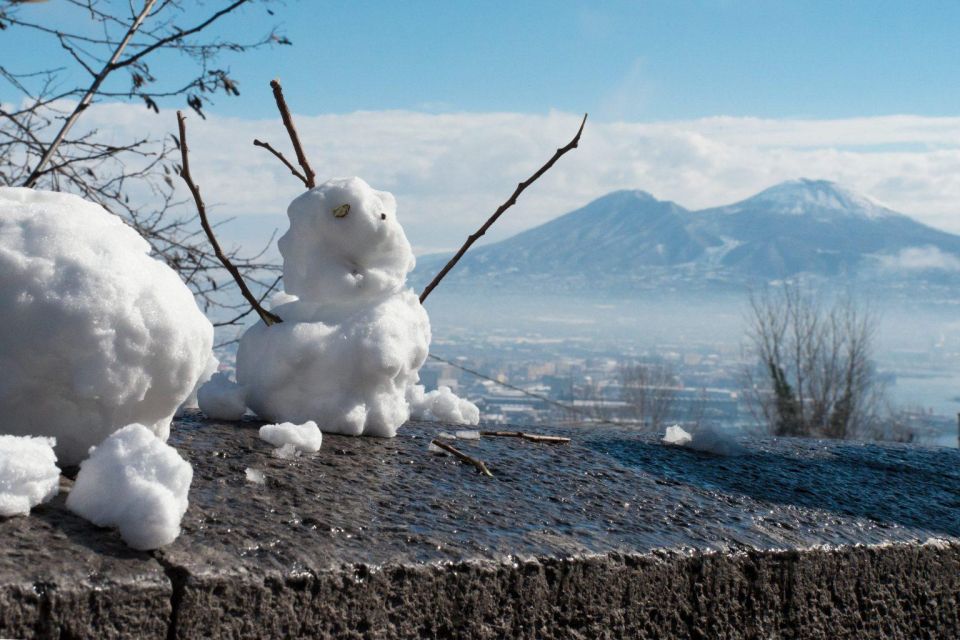 Magical Christmas Tour Around Pompeii - Getting to Pompeii