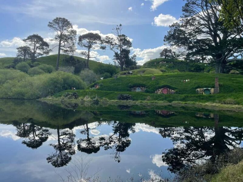Magical Hobbiton & Waitomo Caves Small Group from Auckland - Discovering the Wonders of the Day Tour