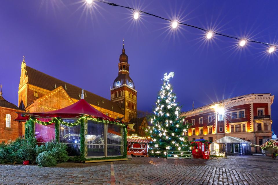 Magical Houston Holiday: Enchanting Christmas Adventure - Exploring Market Square Park