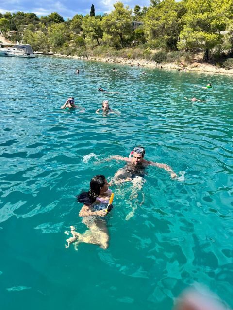 Magnific blue lagoon,speed boat towels included - FAQ