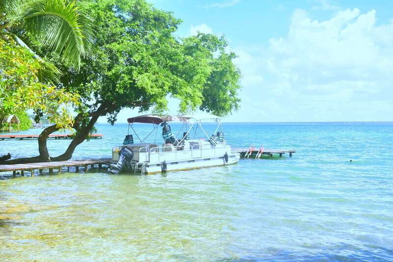 Mahahual: Chacchoben Mayan Ruins and Seven Color Lagoon Trip - Transportation & Group Size