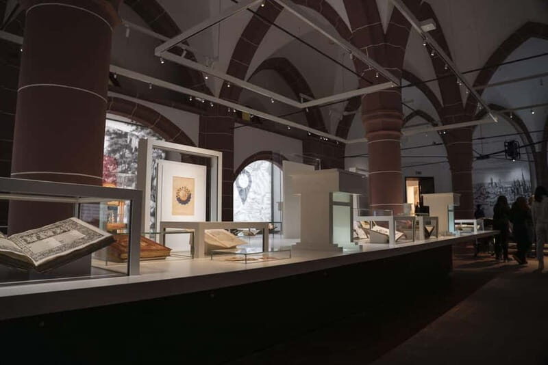 Mainz: The Gutenberg Museum - World Museum of the Art of Printing - Original Manuscripts and the Treasure Chamber