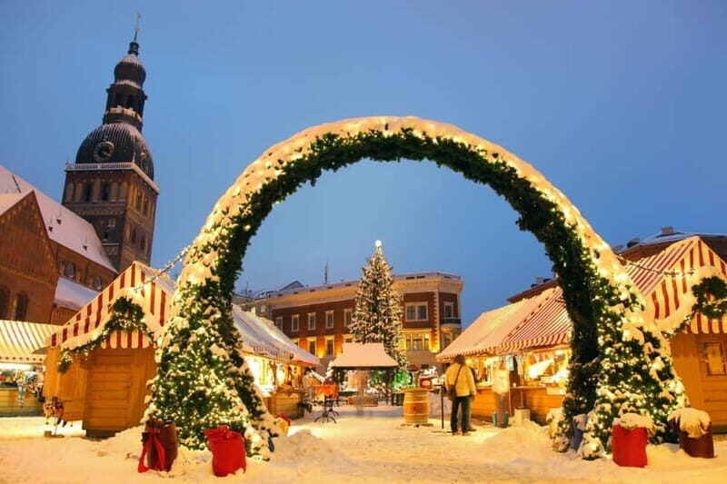Majestic Christmas Walking Tour in Riga - Key Points