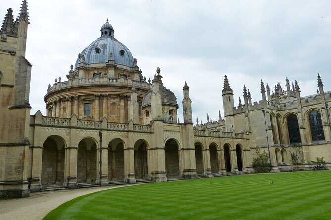 Majestic Oxford  Private Walking Tour for Couples - An In-Depth Look at the Tour Experience