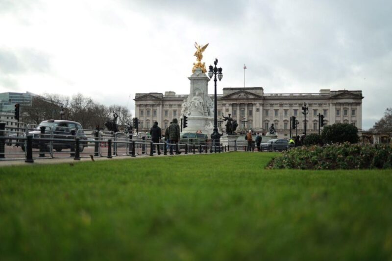 Majesty in Motion: Exploring Westminsters Royal Legacy - Changing of the Guard