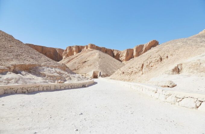 Makadi Bay: Luxor Highlights, King Tut Tomb & Nile Boat Trip - What to Bring