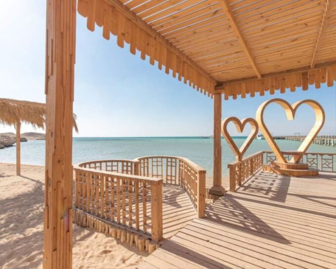 Makadi: Orange Bay Boat Tour With Snorkeling, Lunch & Drinks - The Sum Up
