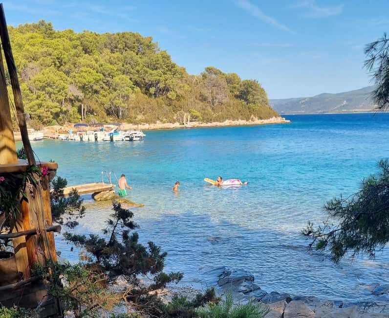 Makarska: 3 island, Cave, Cliffs, Jelsa, Lagoon, Golden Horn - The Sum Up