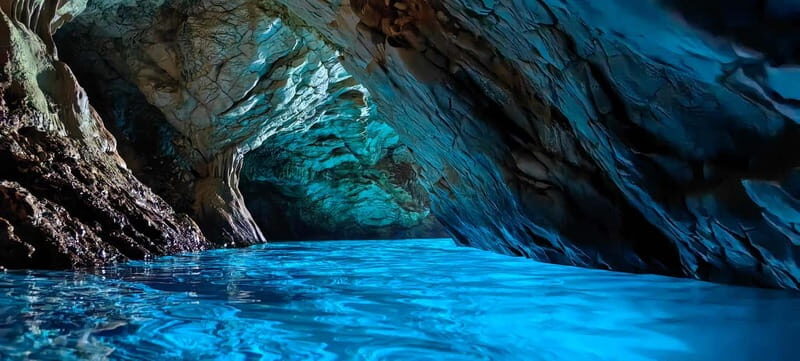 Makarska: 3-island Speedboat Cave & Blue Lagoon Tour - Key Points