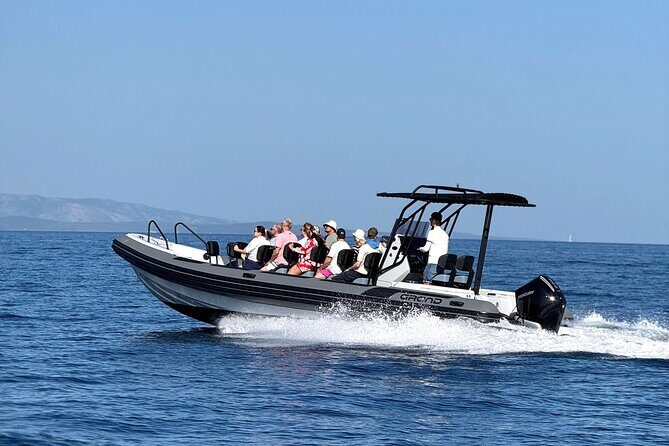 Makarska: 3-Island Speedboat Tour with Cave and Blue Lagoon - Crew and Guides