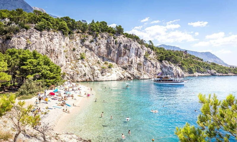 Makarska: Private halfday boat tour ,Hvar,small blue Cave - Key Points