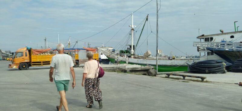 Makassar: Private City Tour With Hotel Pickup - Good To Know