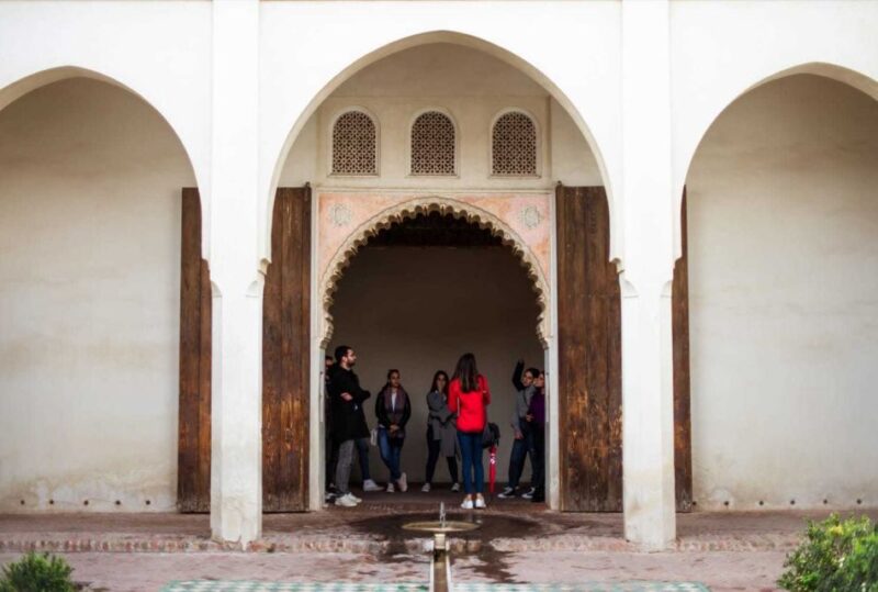 Málaga: Alcazaba and Roman Theatre Guided Tour With Entry - Highlights and Experience