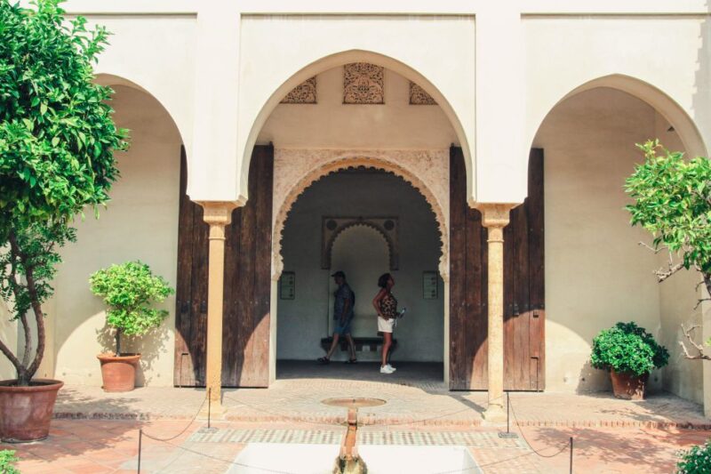 Málaga: Alcazaba and Roman Theatre Guided Tour With Entry - Traveler Insights