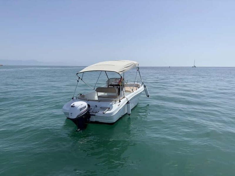 Malaga: Boat rentals without a license - A Detailed Look at the Experience