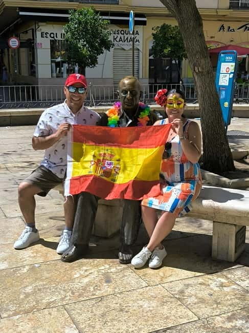Málaga: City Highlights and Tapas Tasting Tour - Discovering Málaga in a Nutshell: The Tour Overview