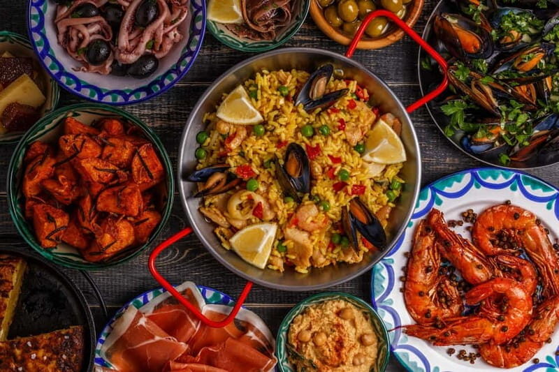 Málaga: City Highlights and Tapas Tasting Tour - The Experience: What to Expect