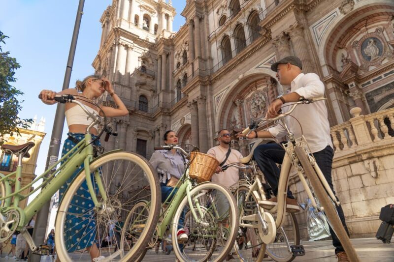 Málaga: City Highlights Guided Vintage Bike Tour - Key Points