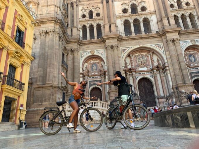 Málaga E-Bike Tour With Full Day Rental - Guided Tour and Independent Exploration