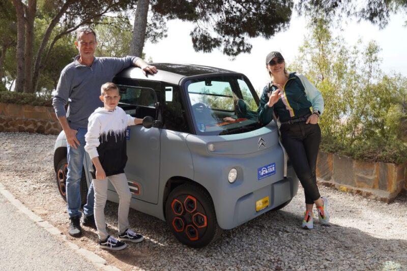 Malaga: Electric Car City Tour and Visit Gibralfaro Castle - Itinerary Highlights