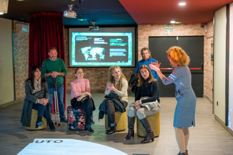 Málaga: Flamenco Course 4pm + 1-Hour Show, 3 Tapas and Drink - Engaging Flamenco Workshop Details