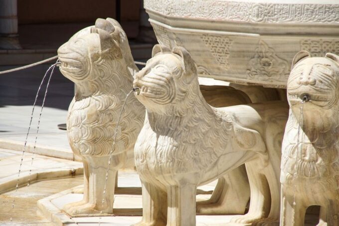 Malaga: Granada Day Trip With Alhambra, Palaces and Gardens - Frequently Asked Questions