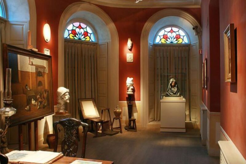Malaga: Guided Tour of Picassos Birthplace Museum - Picassos Life and Legacy