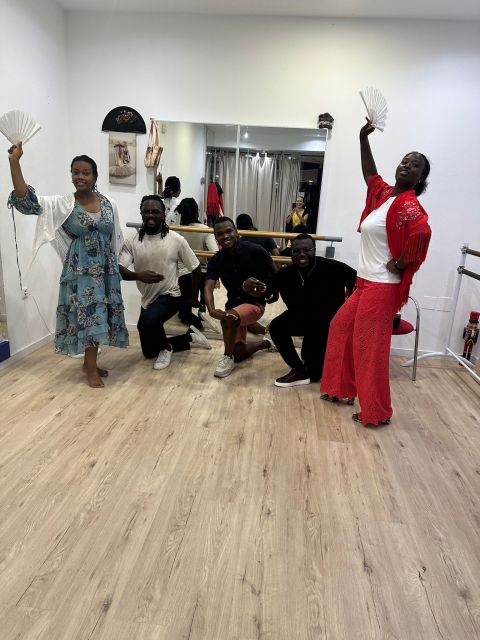 Málaga: Learn to Dance Flamenco Rumba in 45 Minutes - Class Format and Structure