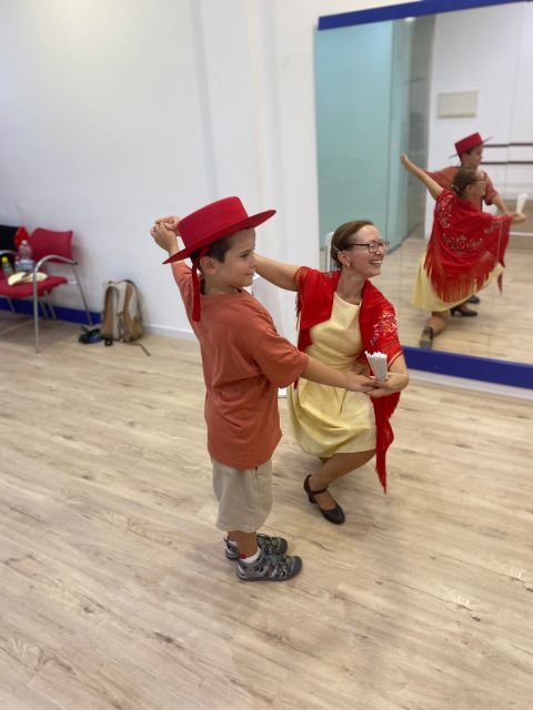 Málaga: Learn to Dance Flamenco Rumba in 45 Minutes - Frequently Asked Questions