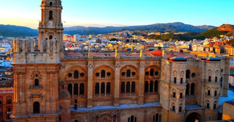 Malaga: Private History & Highlights Walking Tour - Guided Experience