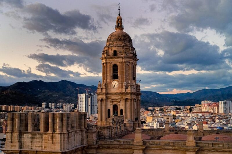 Málaga Romance: From Ancient Fortresses to Vibrant Markets - Ascending to the Alcazaba