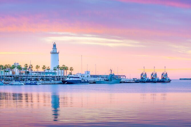 Malaga Scavenger Hunt and Highlights Self-Guided Tour - Key Points