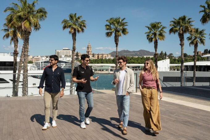 Málaga: Tapas, Wine & Rooftops Small Group Food Tour - Exploring Málagas Historic Landmarks