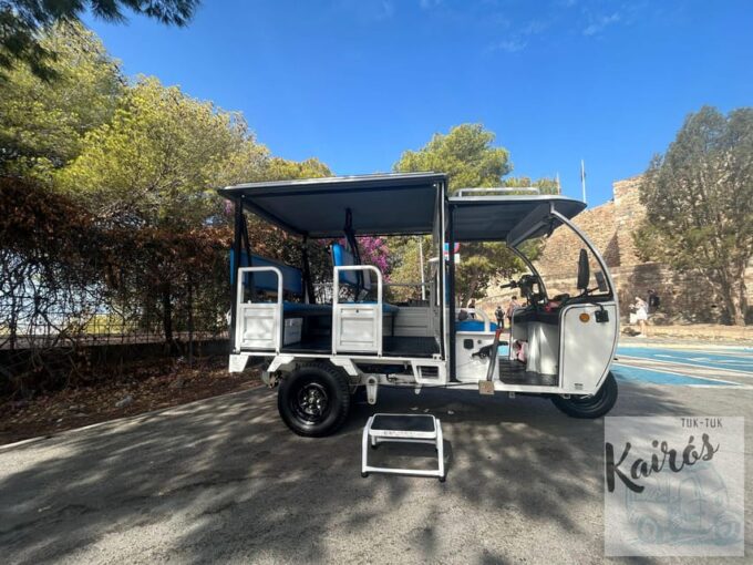 Malaga: Tuk Tuk Tour - Scenic Views and Memorable Moments