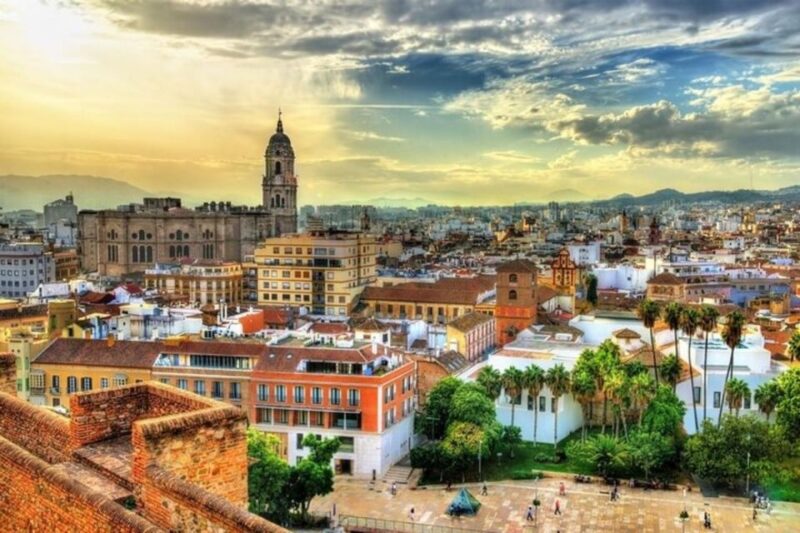 Malaga: Walking Tour of Must-See Attractions - Highlights of the Itinerary