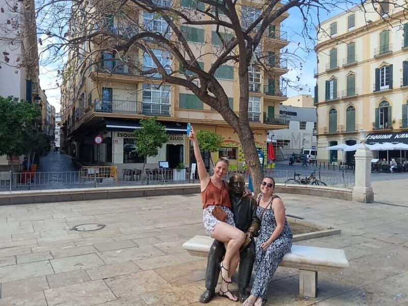Malaga: Walking Tour with Tapas and Wine Tasting - Key Points