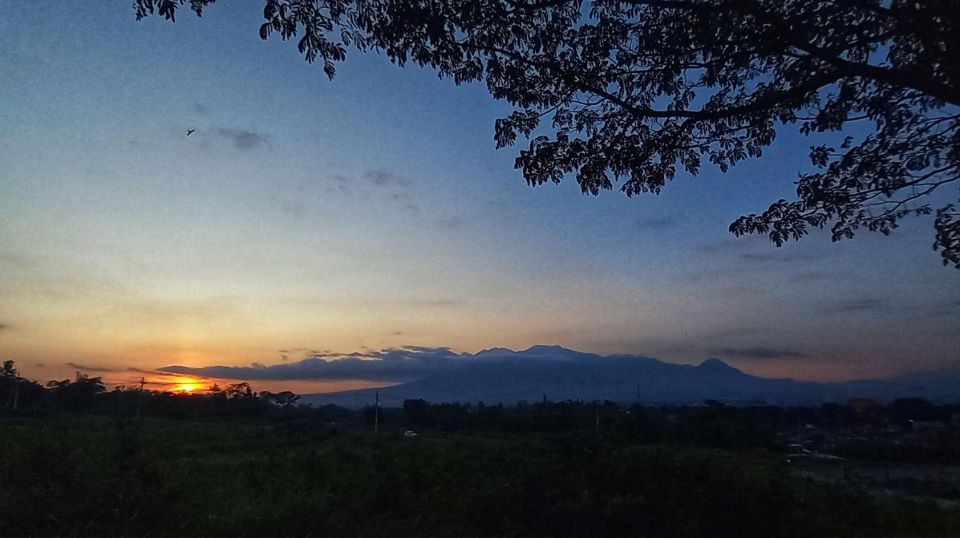 Malang: 1D Customized Guided Tour - Paragliding and Rafting