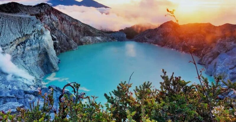 Malang: 2D1N Shared Tour of Mount Bromo & Ijen Crater - Transportation and Facilities