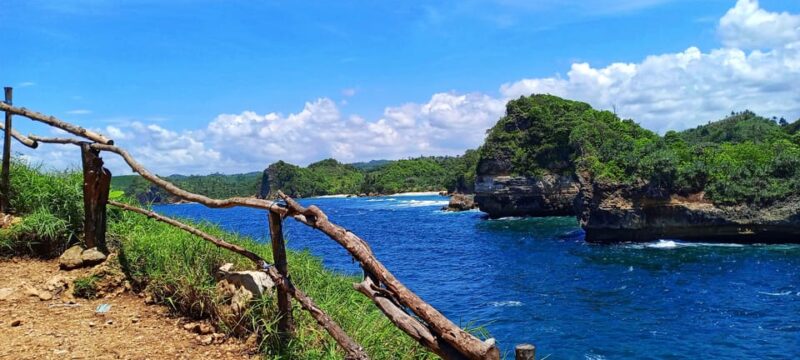 Malang: South Beaches Tour With Private Transfer - Good To Know