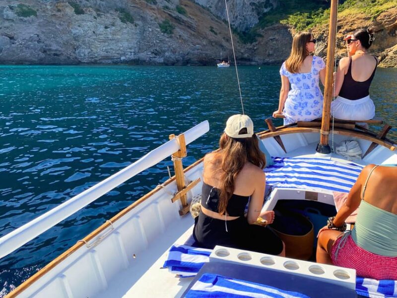 Mallorca: Alcudia: Private Boat Tour With Snorkel - Onboard Experience