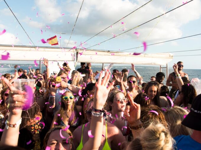 Mallorca: Boat Party With Live DJS, Lunch, & Nightclub Entry - Planning Your Mallorca Adventure