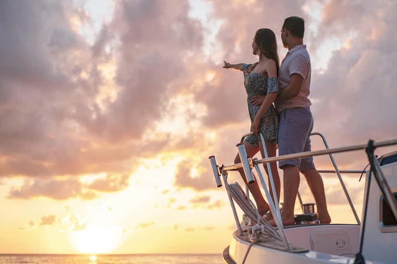 Mallorca: Candlelight Yoga Sunset Cruise for Couples - An Overview of the Experience