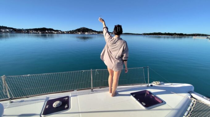 Mallorca: Catamaran Boat Tour With Tapas - Exploring the Beauty of Mallorca by Sea