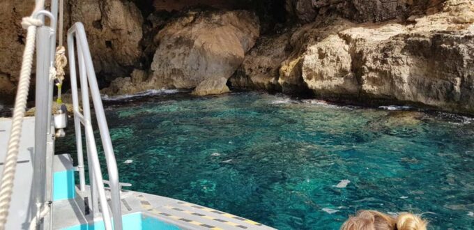 Mallorca: Caves, Cliffs, and Coves Boat Trip - Guidance From Knowledgeable Tour Guides
