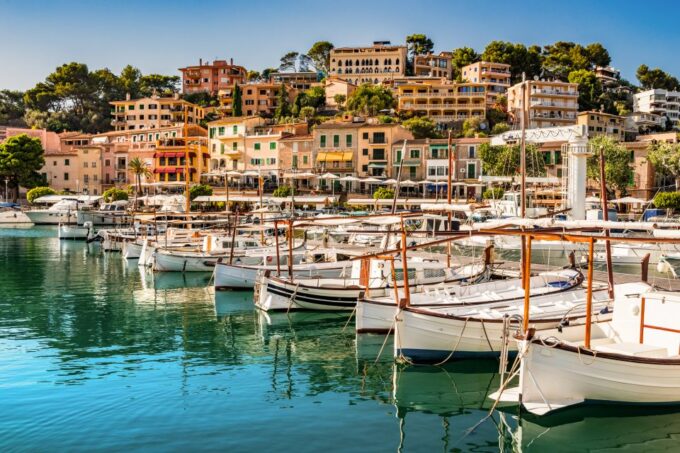 Mallorca: Island Trip by Train, Tramway, and Boat - Enjoying Sóller Beaches and Local Gastronomy