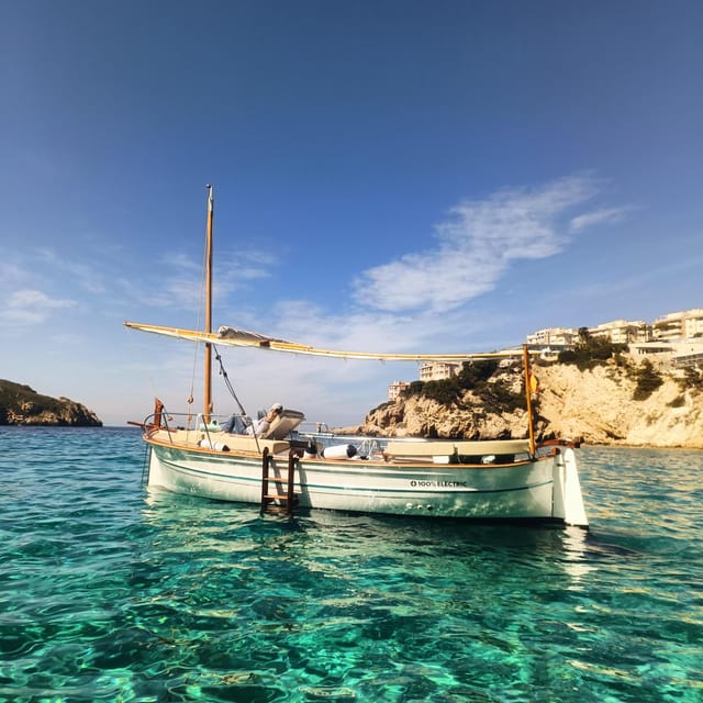 Mallorca: Sailing 100% Electric Boat + Snorkel + Aperitive - On-Board Activities